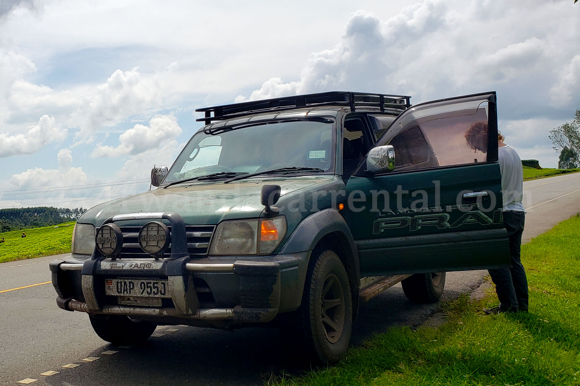 rwanda-car-rental-for-solo-travel